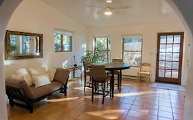 Peaceful Santa Fe Forest Home, Comfy And Well-Equipped